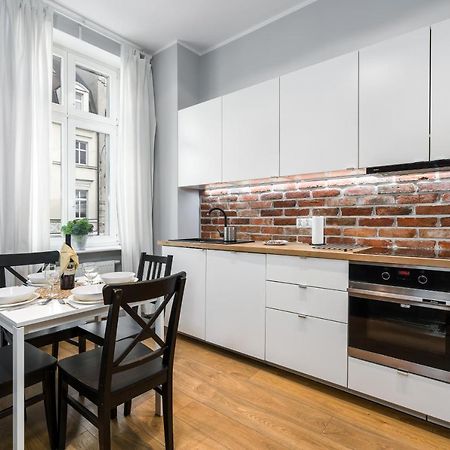 Old Town Apartment Garbary By Noclegi Renters Познань Экстерьер фото